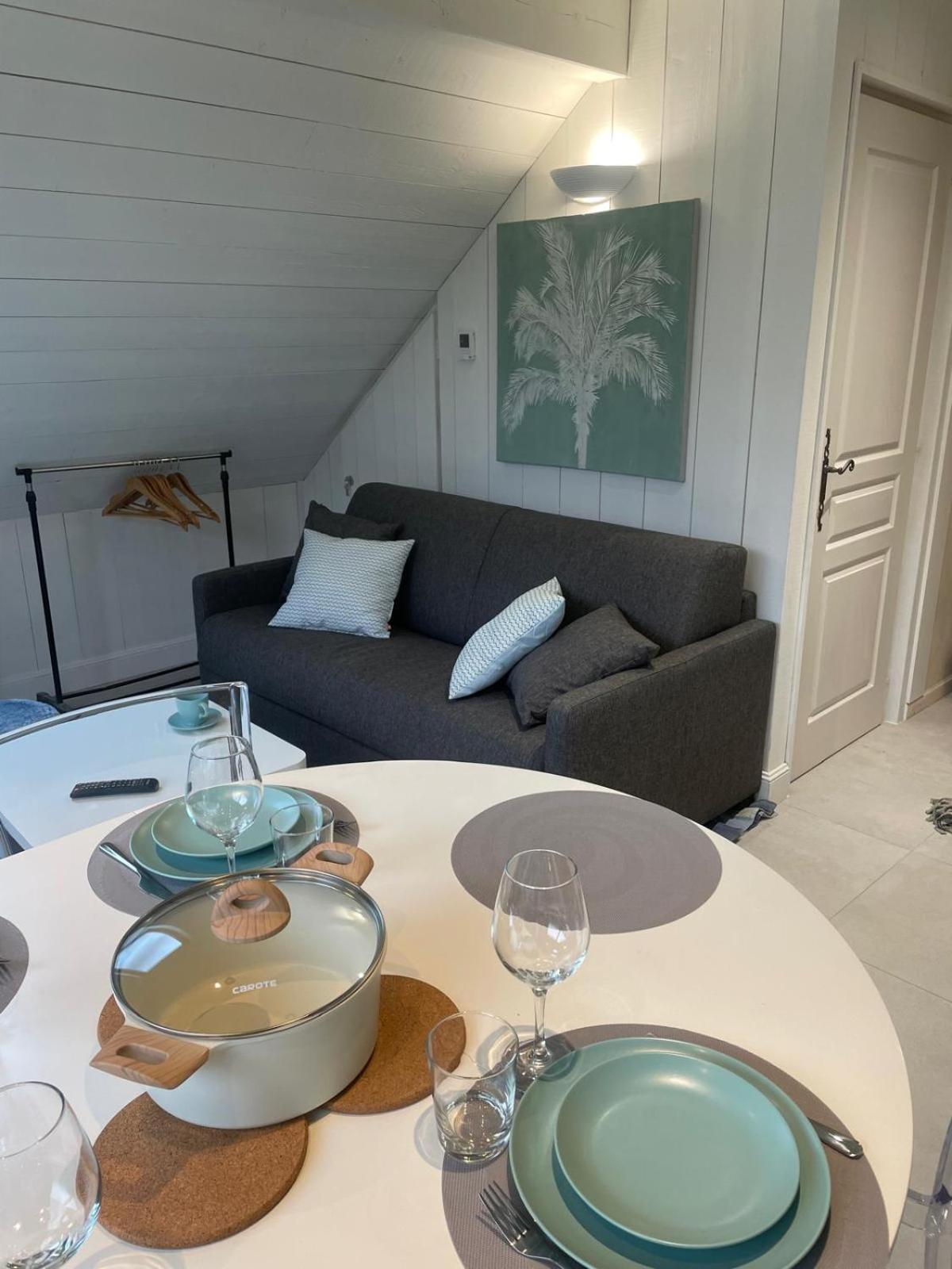 La Baie des Voiles 3 chambres 4 à 6 personnes au bord du lac plage privée Duingt Esterno foto